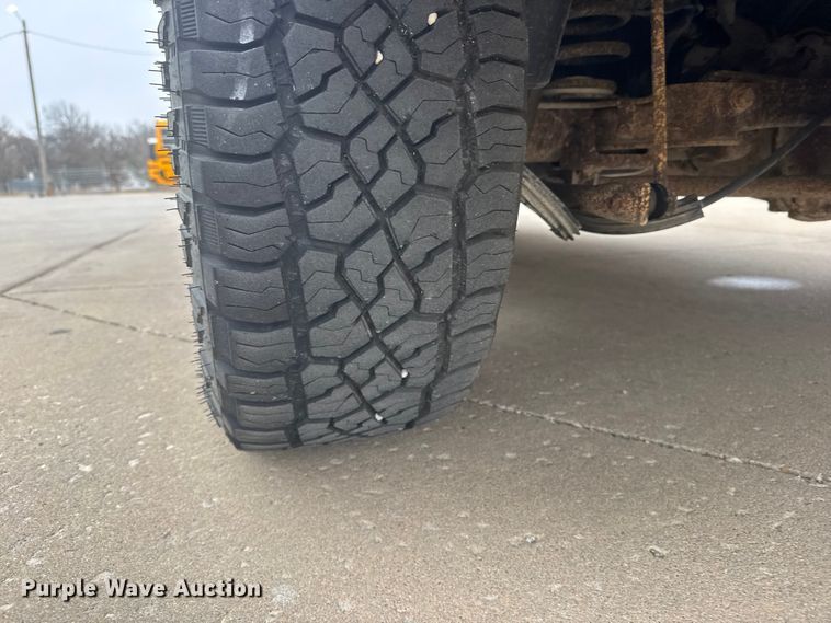 image for item ET1638 2003 Chevrolet Suburban 1500  SUV