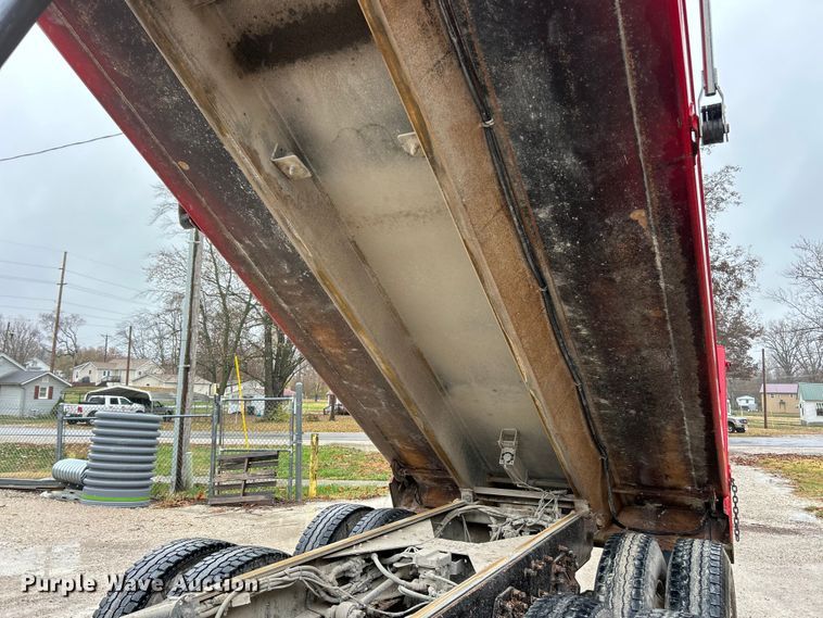 image for item ET6691 1999 Sterling Truck L9511 dump truck