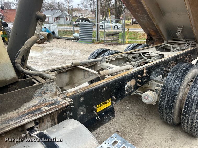 image for item ET6691 1999 Sterling Truck L9511 dump truck