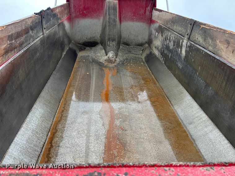 image for item ET6691 1999 Sterling Truck L9511 dump truck