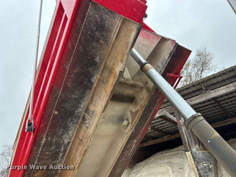 image for item ET6691 1999 Sterling Truck L9511 dump truck