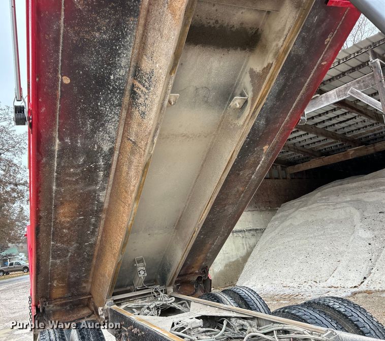 image for item ET6691 1999 Sterling Truck L9511 dump truck