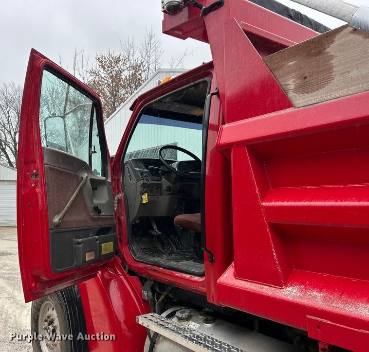 image for item ET6691 1999 Sterling Truck L9511 dump truck