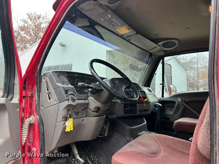 image for item ET6691 1999 Sterling Truck L9511 dump truck