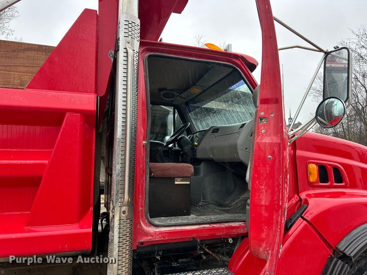 image for item ET6691 1999 Sterling Truck L9511 dump truck
