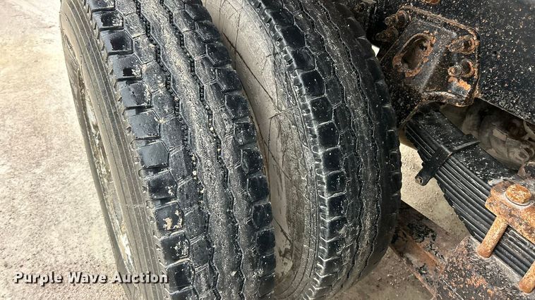 image for item ET6691 1999 Sterling Truck L9511 dump truck