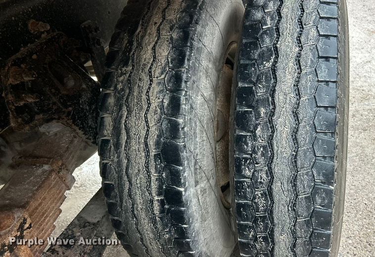 image for item ET6691 1999 Sterling Truck L9511 dump truck