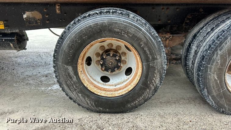 image for item ET6691 1999 Sterling Truck L9511 dump truck