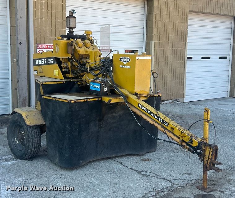 image for item ET6900 1977 Vermeer 665 stump grinder