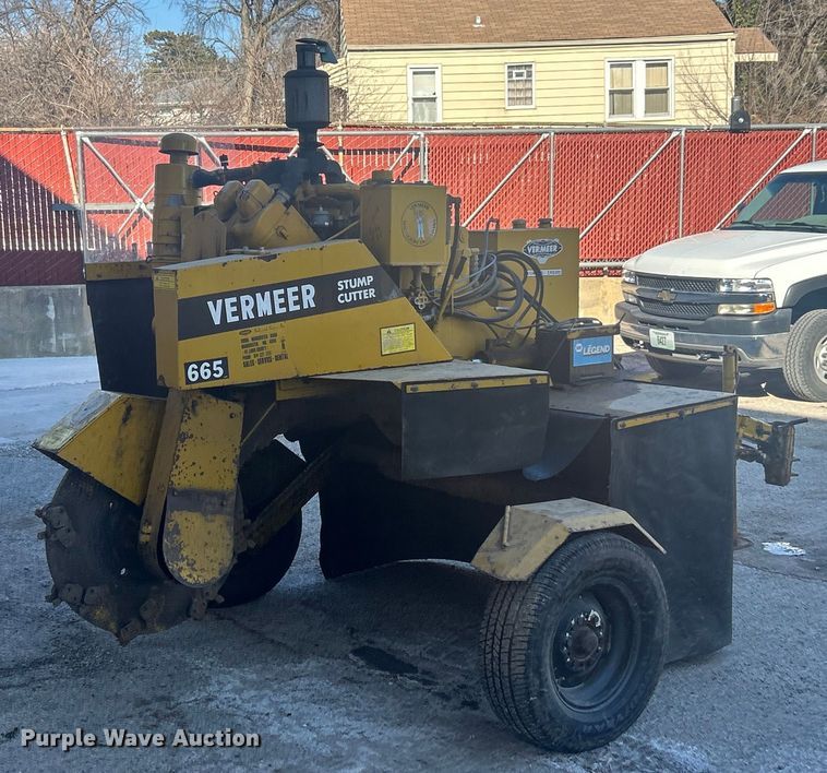 image for item ET6900 1977 Vermeer 665 stump grinder