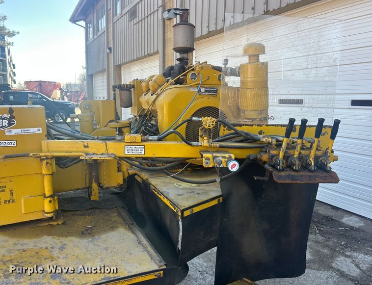 image for item ET6900 1977 Vermeer 665 stump grinder