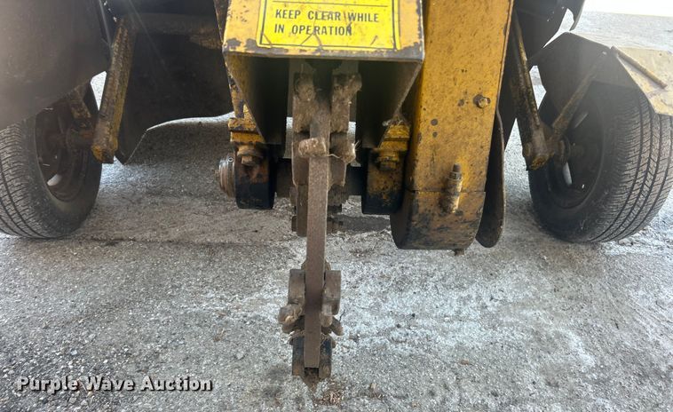 image for item ET6900 1977 Vermeer 665 stump grinder