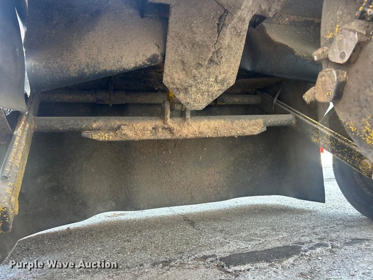 image for item ET6900 1977 Vermeer 665 stump grinder