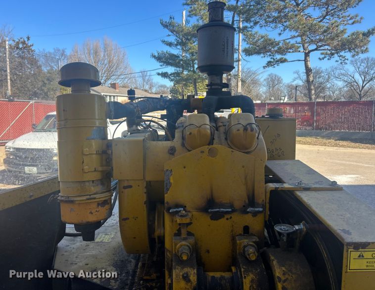 image for item ET6900 1977 Vermeer 665 stump grinder