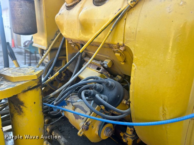 image for item ET6900 1977 Vermeer 665 stump grinder