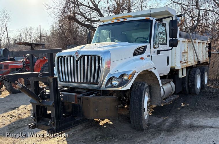 image for item EU4078 2014 International 7400 dump truck