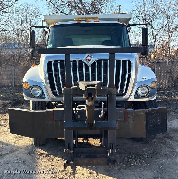 image for item EU4078 2014 International 7400 dump truck