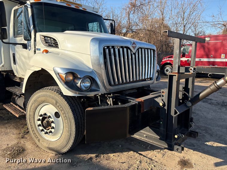 image for item EU4078 2014 International 7400 dump truck