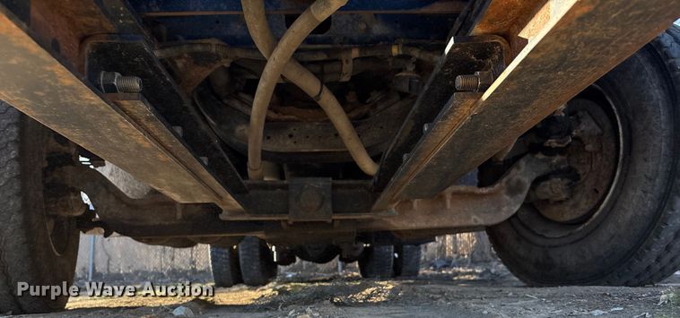 image for item EU4078 2014 International 7400 dump truck