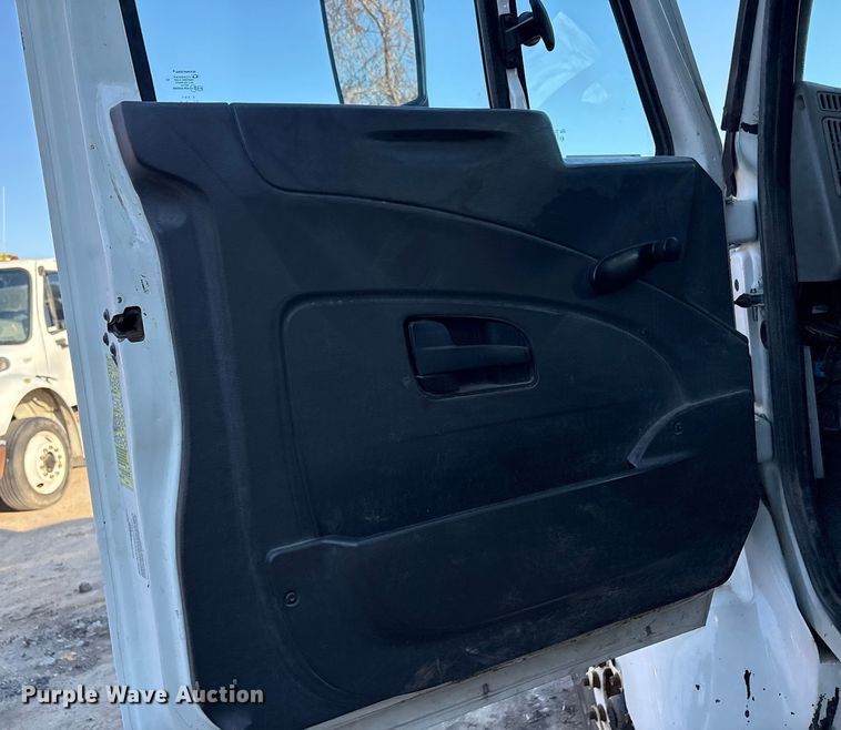 image for item EU4078 2014 International 7400 dump truck