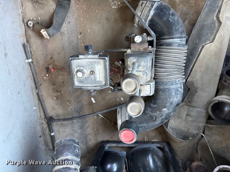 image for item EU4078 2014 International 7400 dump truck