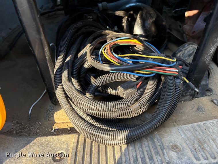 image for item EU4078 2014 International 7400 dump truck