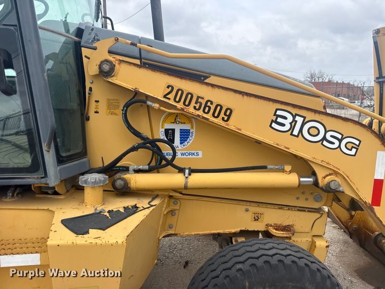 image for item EU4126 2006 John Deere 310SG backhoe