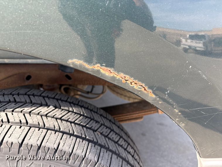 image for item EV2698 2005 Ford F150 Ext. Cab pickup truck