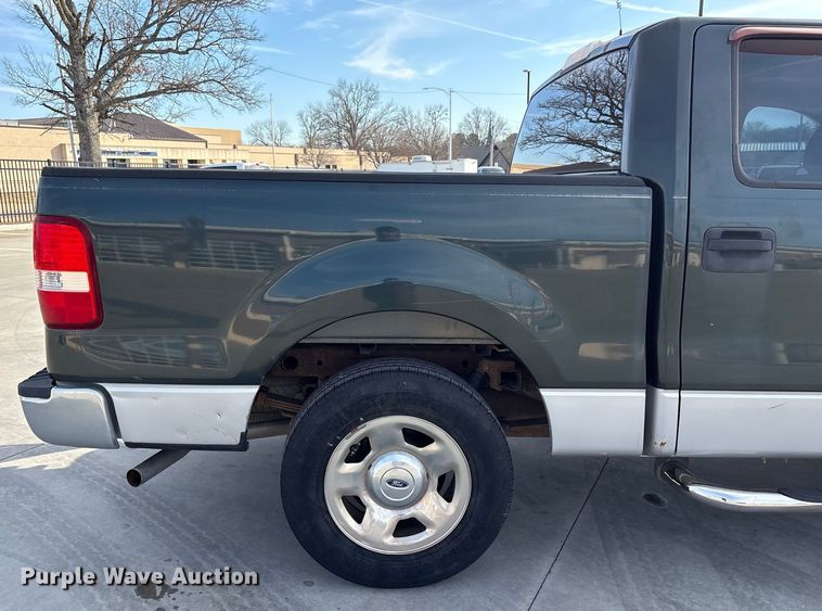 image for item EV2698 2005 Ford F150 Ext. Cab pickup truck