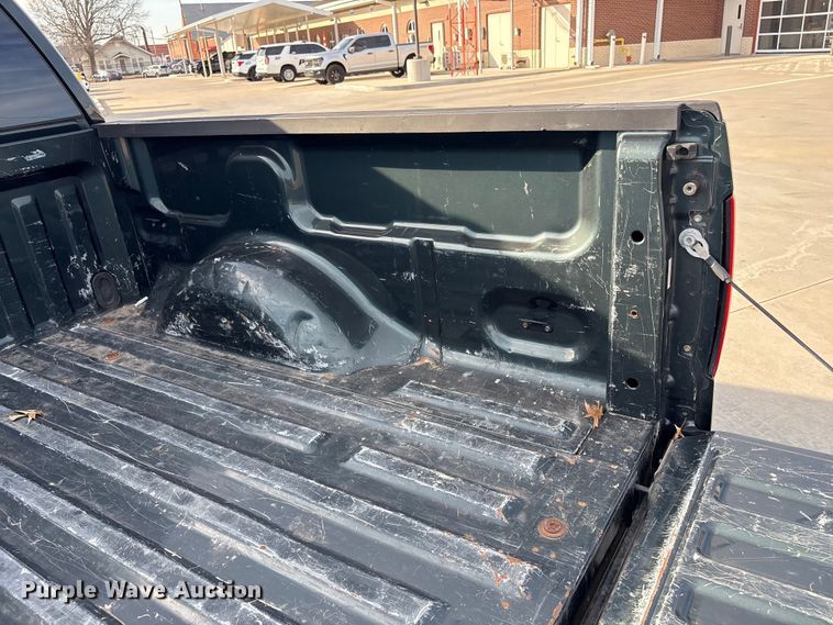 image for item EV2698 2005 Ford F150 Ext. Cab pickup truck