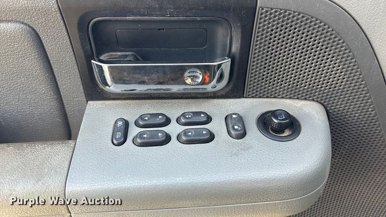 image for item EV2698 2005 Ford F150 Ext. Cab pickup truck