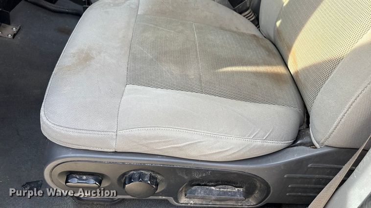 image for item EV2698 2005 Ford F150 Ext. Cab pickup truck