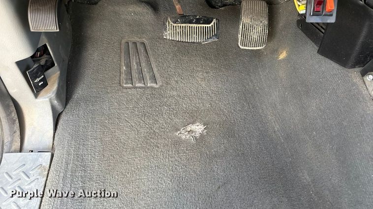 image for item EV2698 2005 Ford F150 Ext. Cab pickup truck