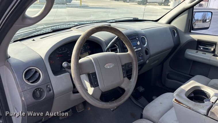 image for item EV2698 2005 Ford F150 Ext. Cab pickup truck