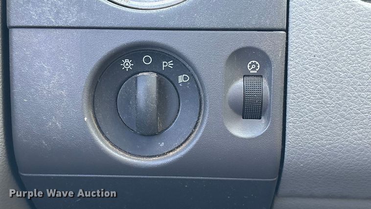 image for item EV2698 2005 Ford F150 Ext. Cab pickup truck