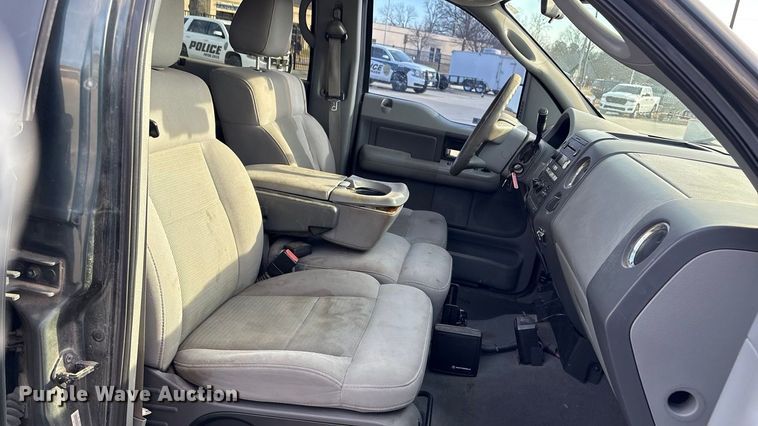 image for item EV2698 2005 Ford F150 Ext. Cab pickup truck