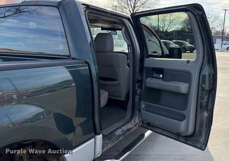 image for item EV2698 2005 Ford F150 Ext. Cab pickup truck