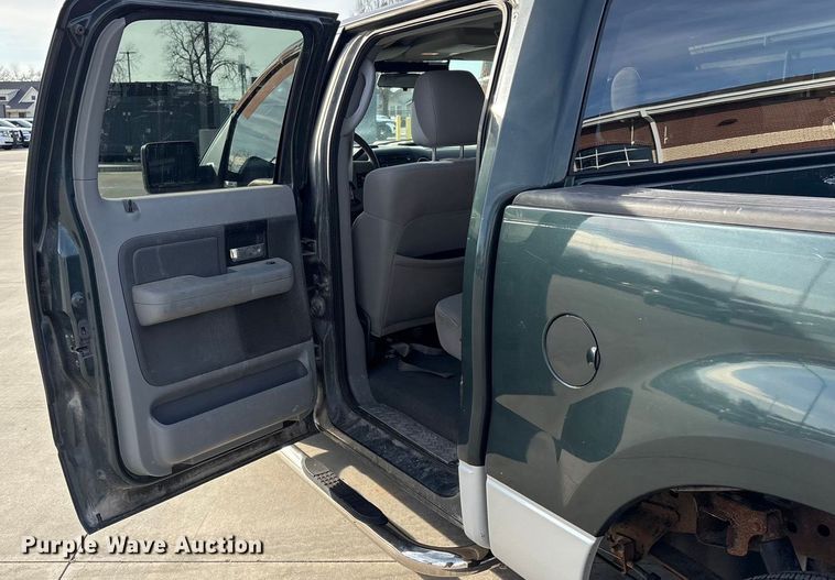 image for item EV2698 2005 Ford F150 Ext. Cab pickup truck