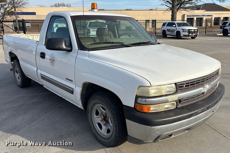 image for item EV2699 1999 Chevrolet Silverado pickup truck
