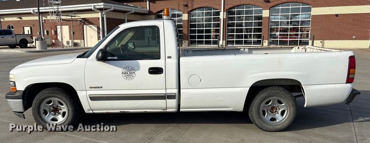image for item EV2699 1999 Chevrolet Silverado pickup truck
