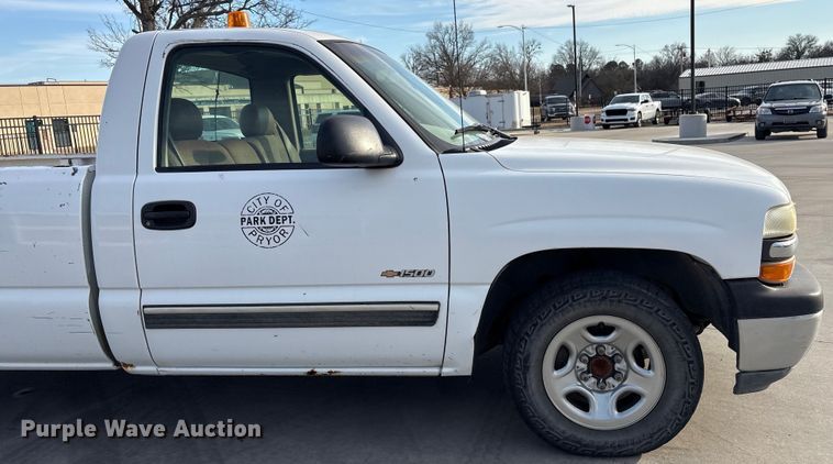 image for item EV2699 1999 Chevrolet Silverado pickup truck