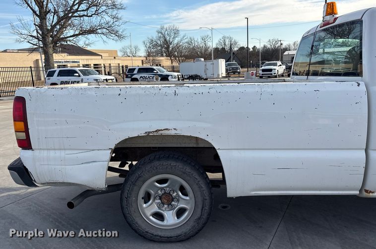 image for item EV2699 1999 Chevrolet Silverado pickup truck