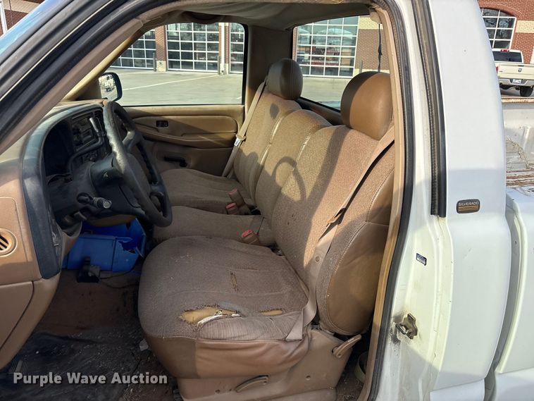 image for item EV2699 1999 Chevrolet Silverado pickup truck