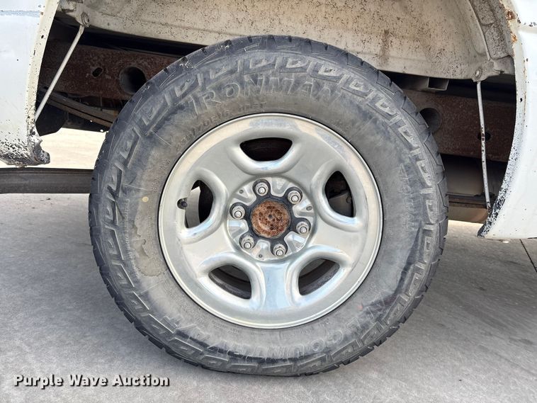 image for item EV2699 1999 Chevrolet Silverado pickup truck