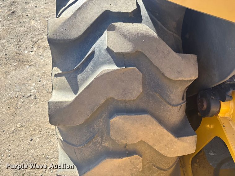 image for item EV2744 2008 John Deere 110 backhoe