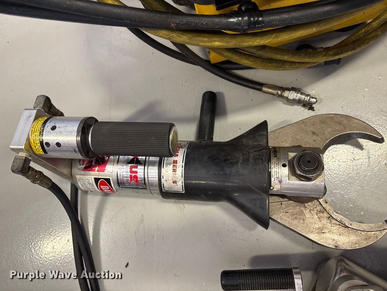 image for item EV2760 Hydraulic Rescue Jaws