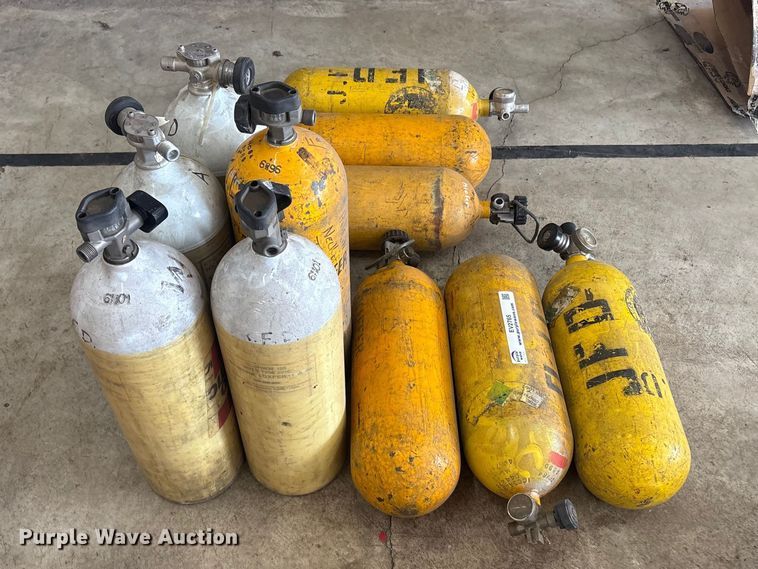image for item EV2765 Approximately 11 oxygen tanks