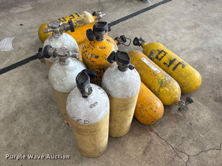 image for item EV2765 Approximately 11 oxygen tanks