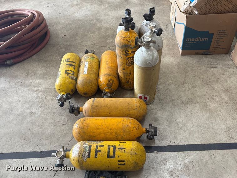 image for item EV2765 Approximately 11 oxygen tanks