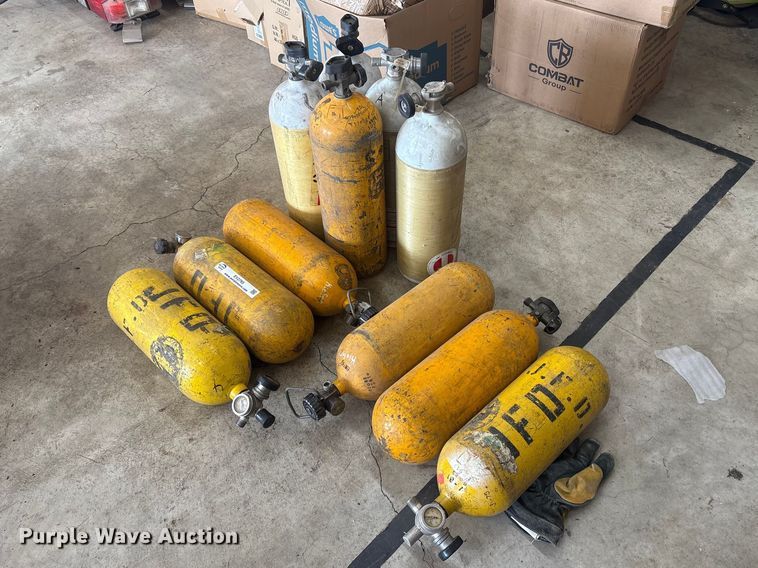 image for item EV2765 Approximately 11 oxygen tanks
